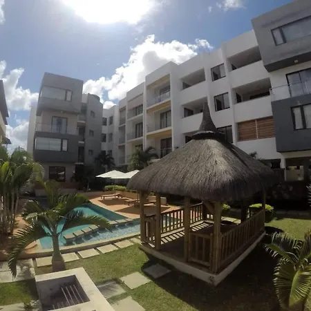 Cozy 3 Bedroom Apt 7Mins Walk To Beach - Src1A2
